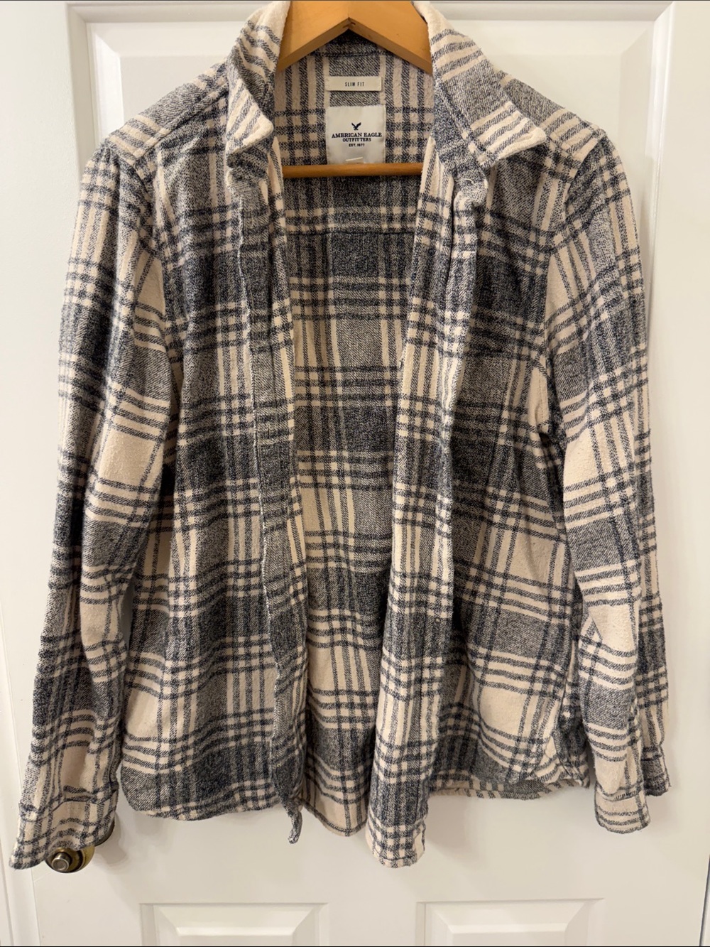 American Eagle Outfitters Gray & Cream Plaid Slim-Fit Button Down
